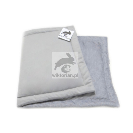 Szara mata wodoodporna dla świnki morskiej, duży wybór rozmiarów mat, dużo kolorów mat do klatki